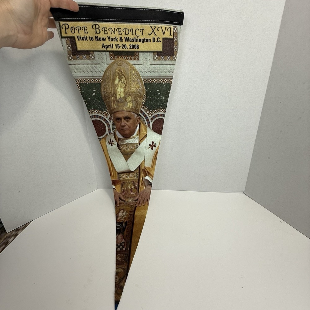 2008 Pope Benedict XVI 29‎ Pendant Flag Visit to New York and Washington Church